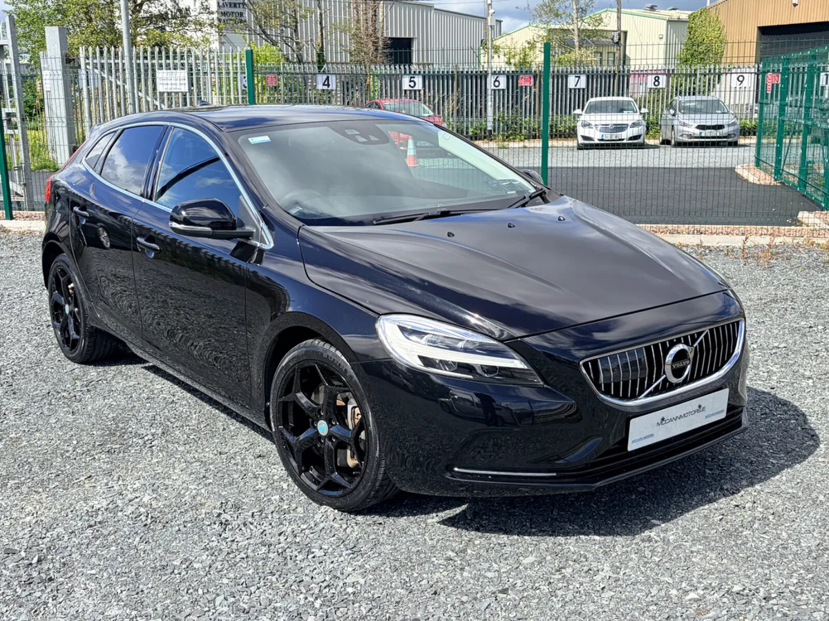 2018 VOLVO V40 1.5T3 INSCRIPTION AUTO FULLY LOADED - Image 1