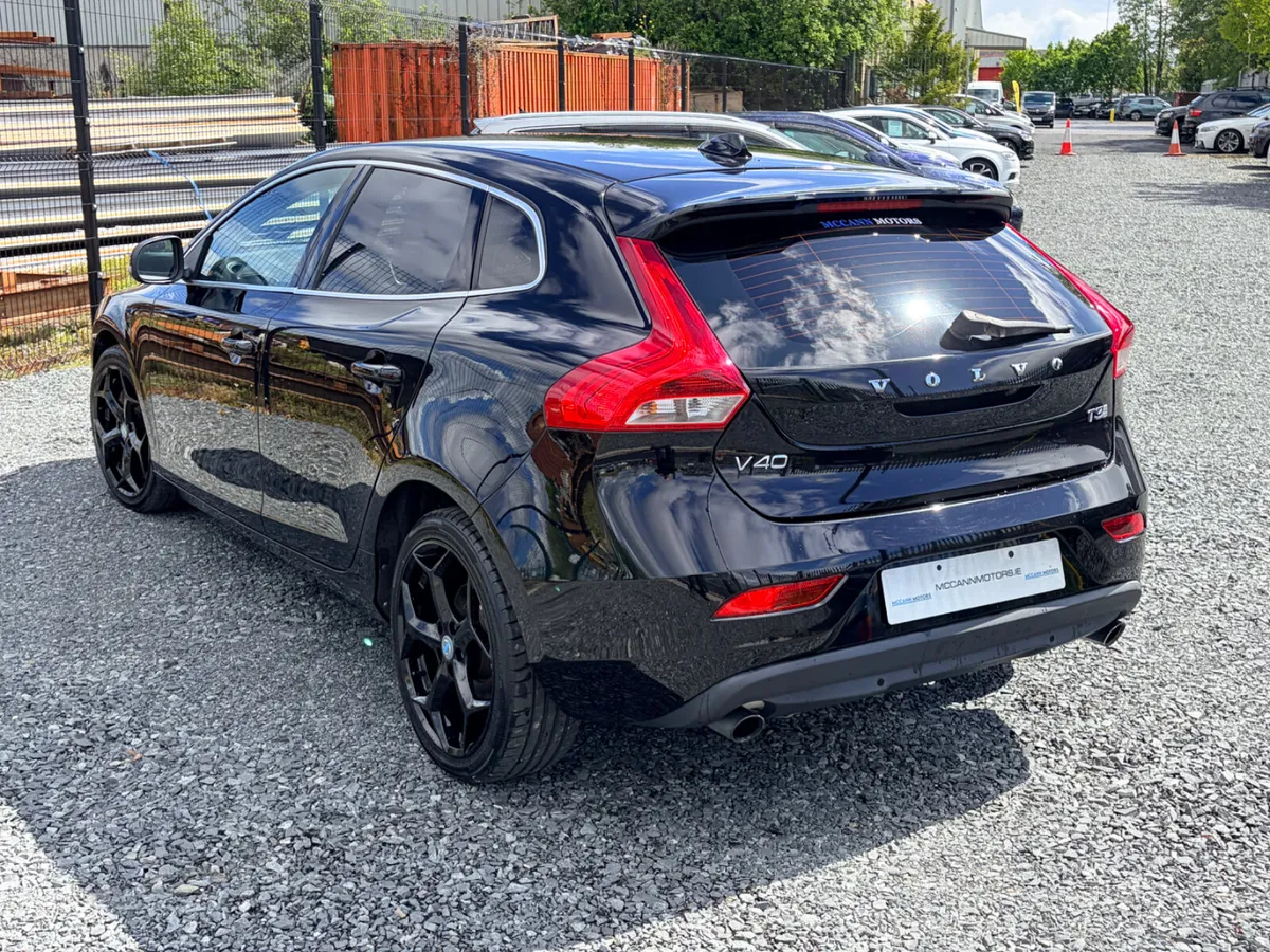 2018 VOLVO V40 1.5T3 INSCRIPTION AUTO FULLY LOADED - Image 5