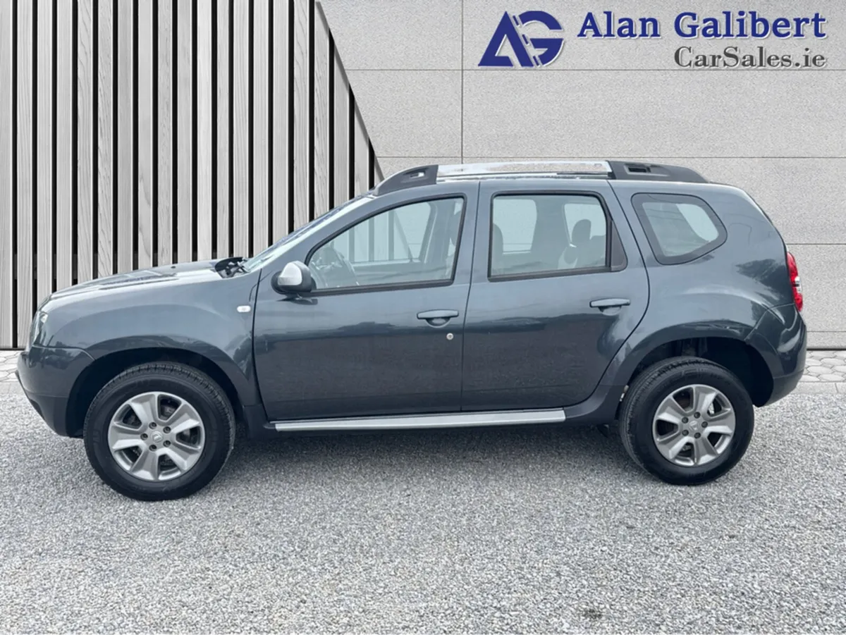 Dacia Duster SIGNATURE 1.5 DCI 110 4X 4DR - Image 3