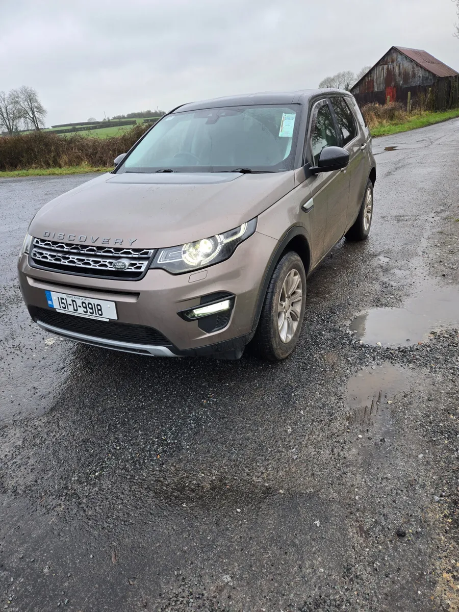 2015 Land Rover Discovery HSE - Image 2