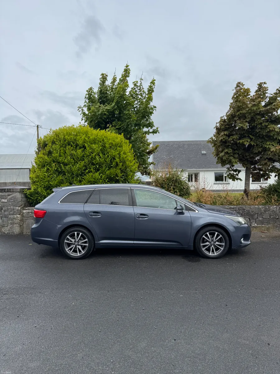 Toyota Avensis 2014 - Image 2