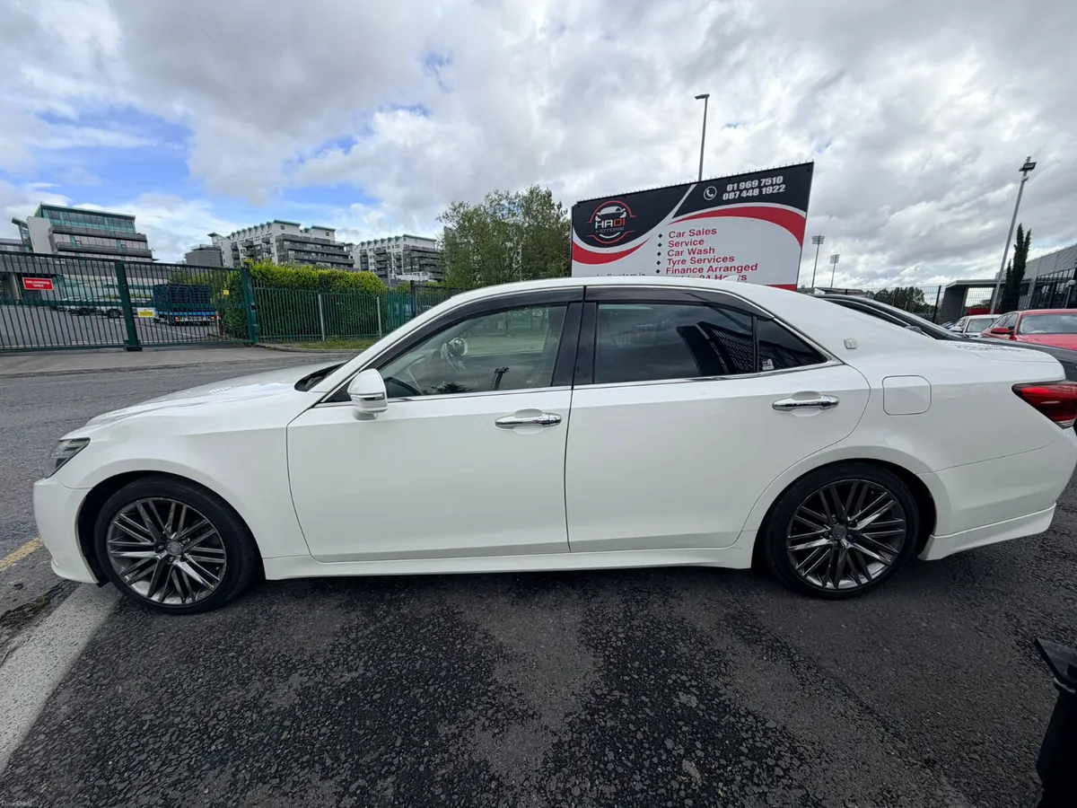 2013 Toyota Crown White - Image 2