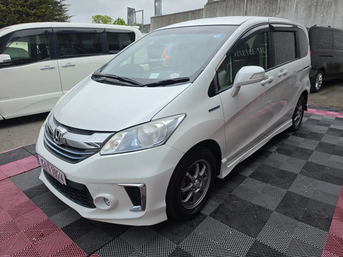 152 HONDA FREED 7SEAT NEW NCT 112KM - Image 3
