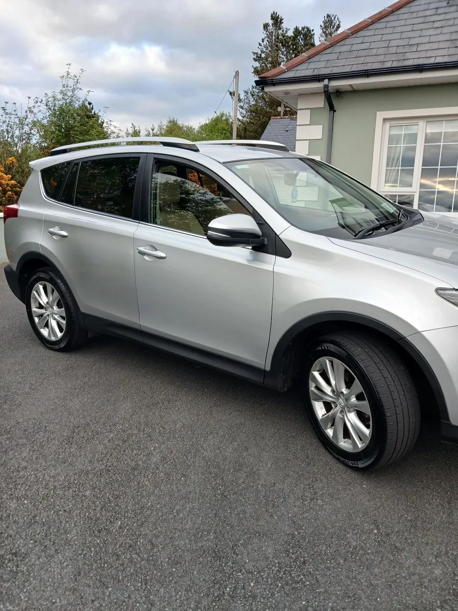 Toyota RAV4 2015 - Image 2
