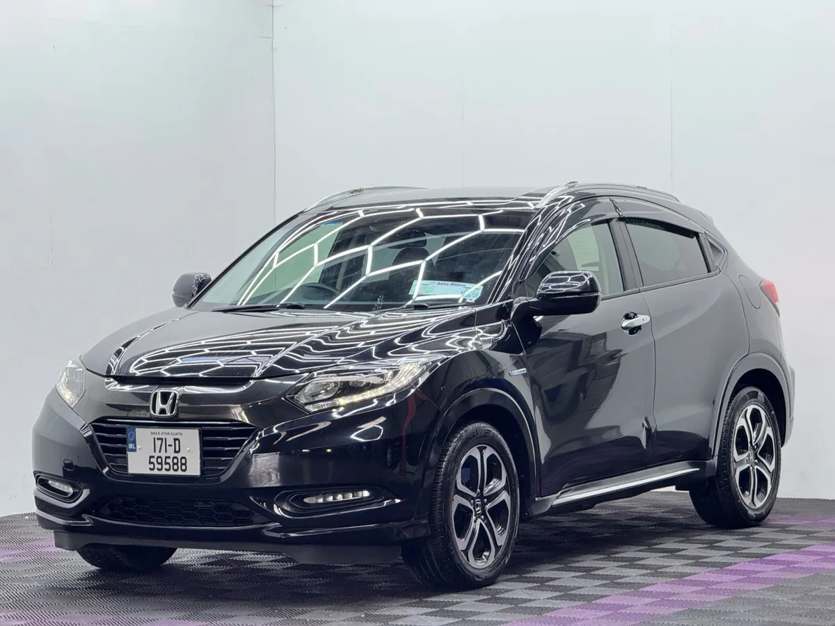 2017 Honda Vezel 1.5 Hybrid, Automatic - Image 3