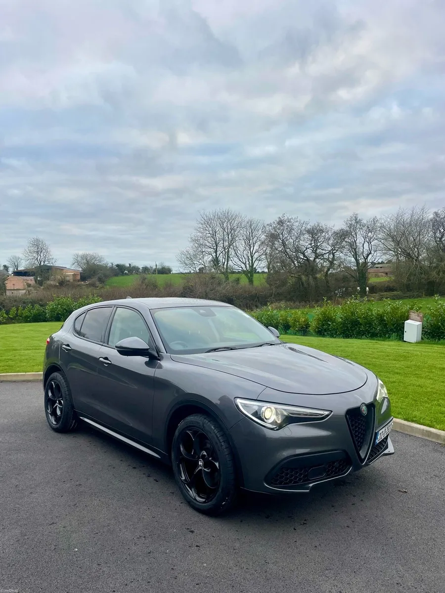 Alfa Romeo Stelvio 2.0 Turbo 220bhp AWD - Image 2