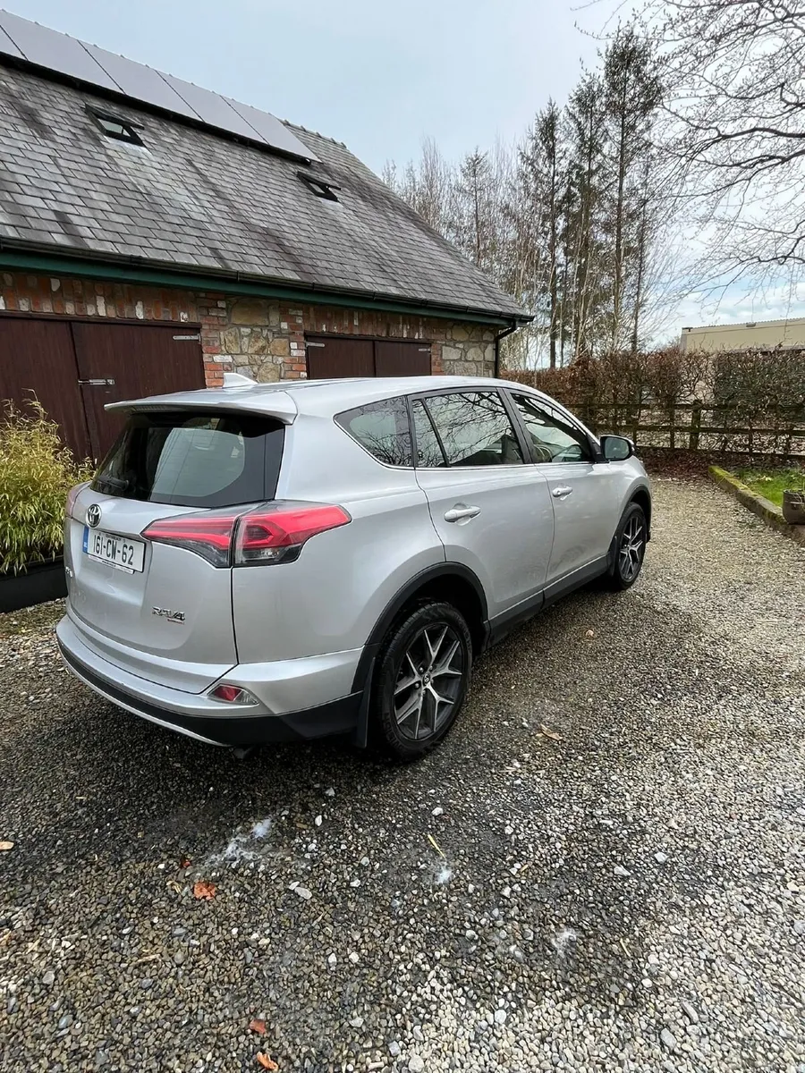 Toyota RAV4 Luna Sport 2016 - Image 4