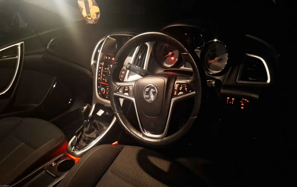 Vauxhall Astra 2011 - Image 1