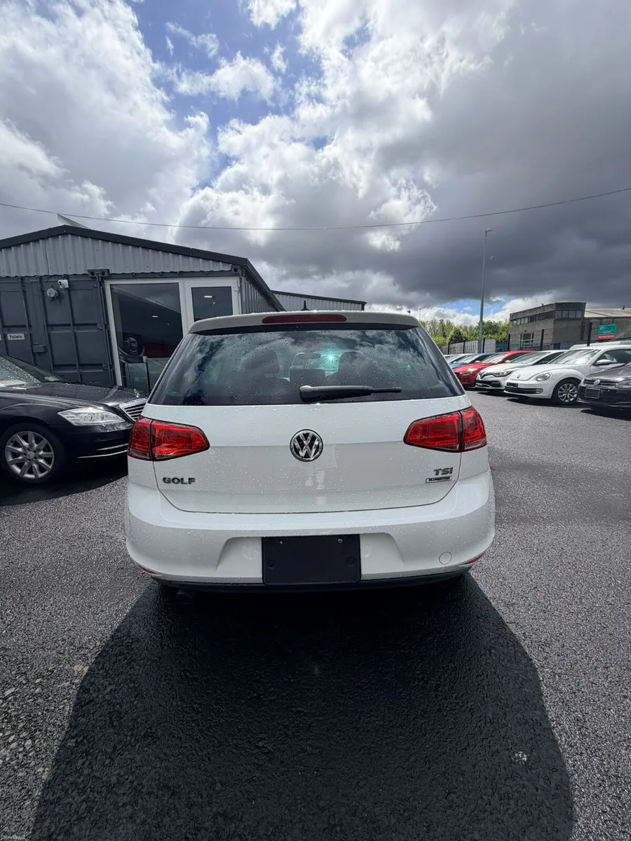 Volkswagen Golf 2017 White - Image 3