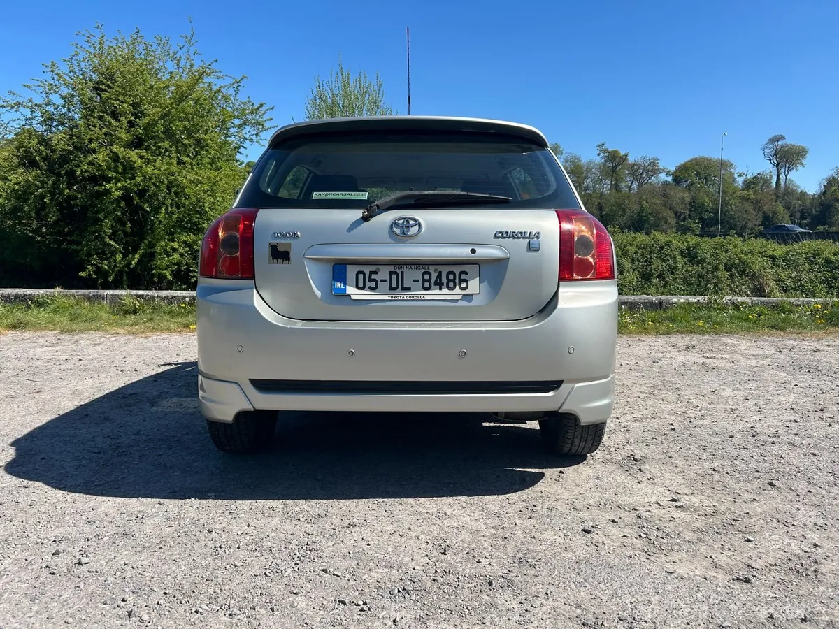 2005 Toyota Corolla hatcback - Image 4