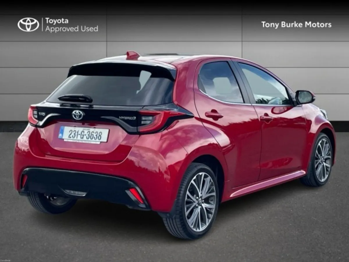 Toyota Yaris - Hybrid - New Generation - PLATINUM - Image 2