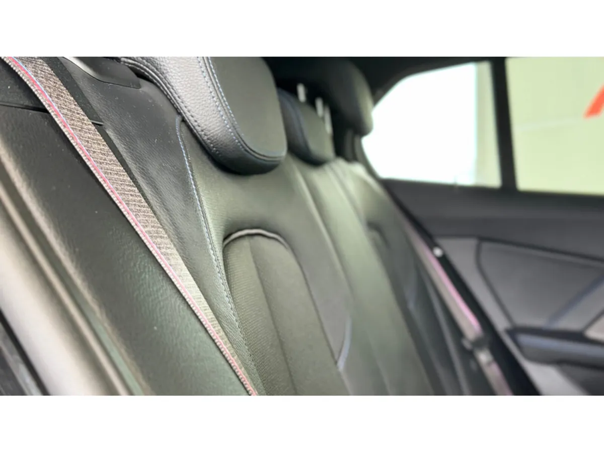 BMW 1-Series SPORT* FABULOUS SPEC* HEAD UP DISPLAY - Image 6