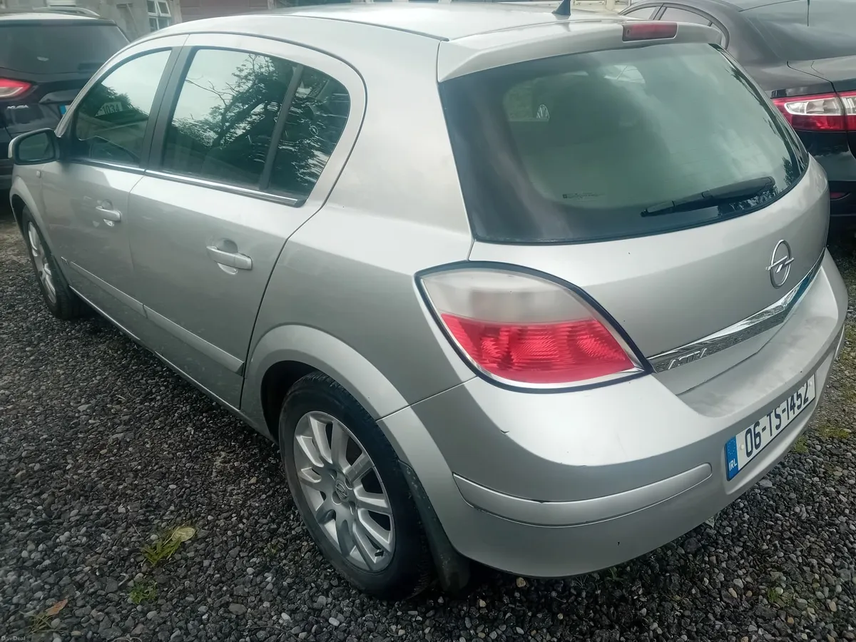 Opel Astra 2006 - Image 2
