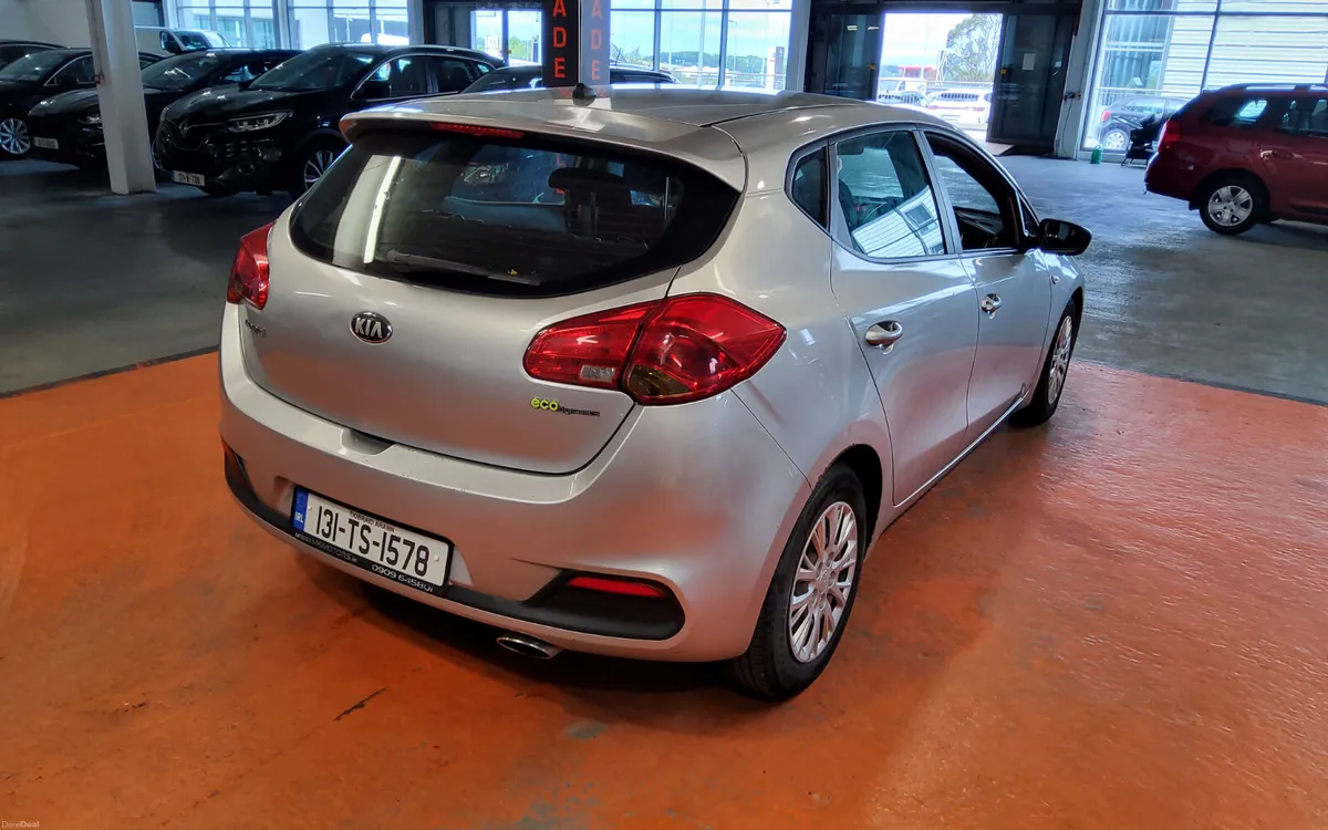 Kia Ceed 2013 - Image 4