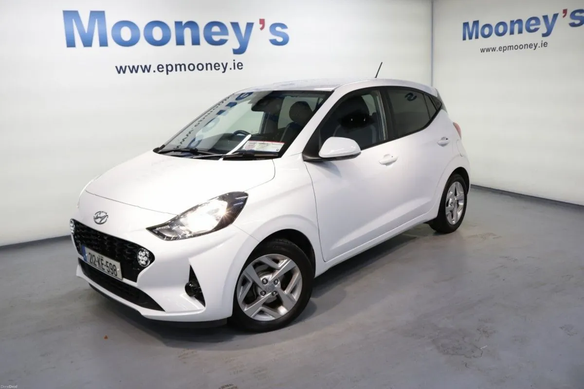 Hyundai i10 AUTOMATIC DELUXE PLUS 1.0L PETROL HATC - Image 1