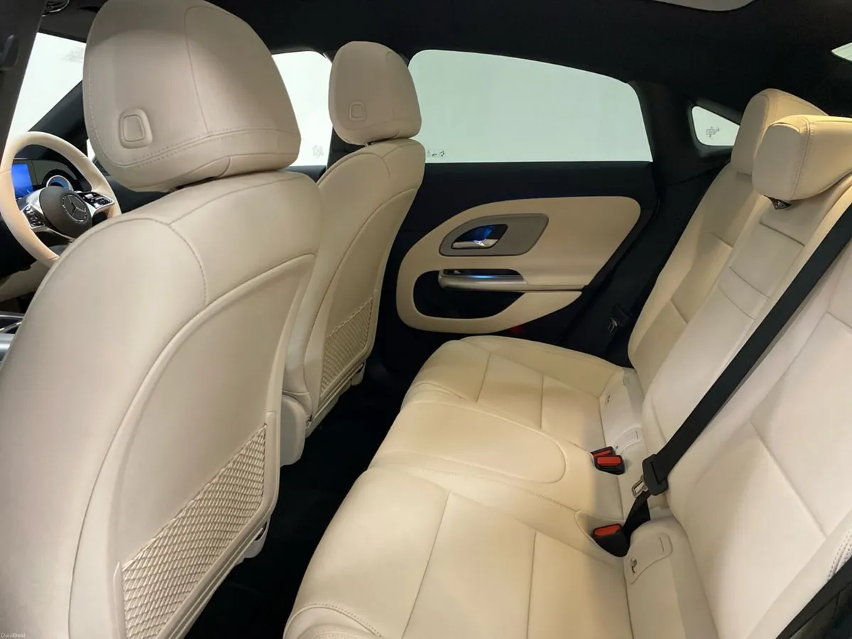 Mercedes-Benz CLA CLA 200 SALOON PROGRESSIVE LINE - Image 4