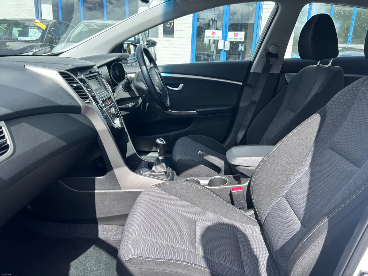 2016 HYUNDAI I30 1.4 PETROL DELUXE - Image 4