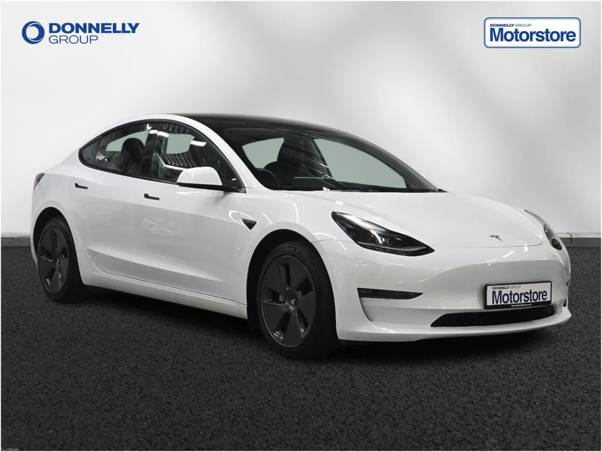 Tesla Model 3 Saloon Long Range - Image 1