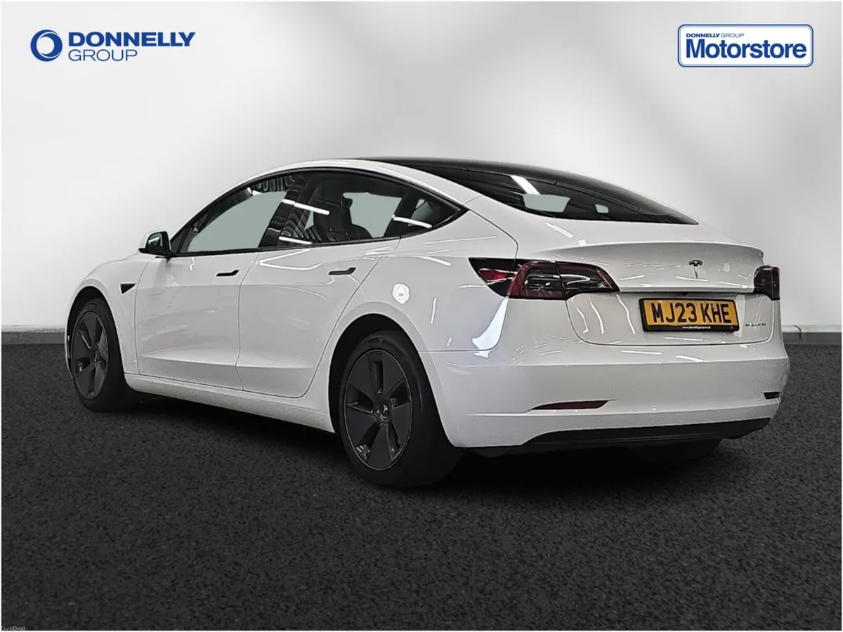 Tesla Model 3 Saloon Long Range - Image 2