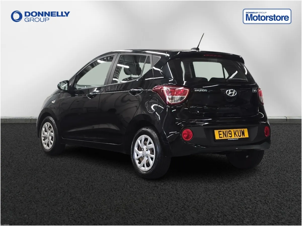 Hyundai i10 Hatchback SE - Image 2