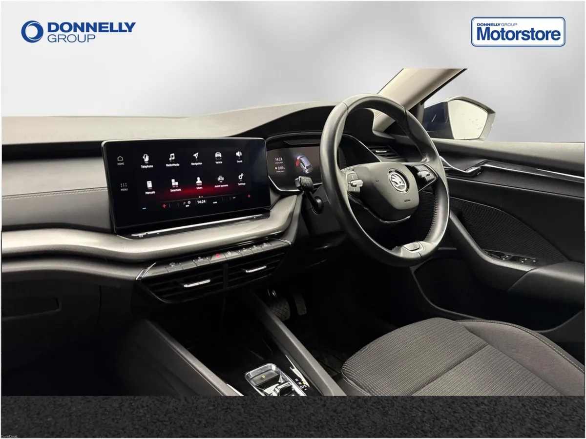 Skoda OCTAVIA Diesel Estate SE Technology - Image 2