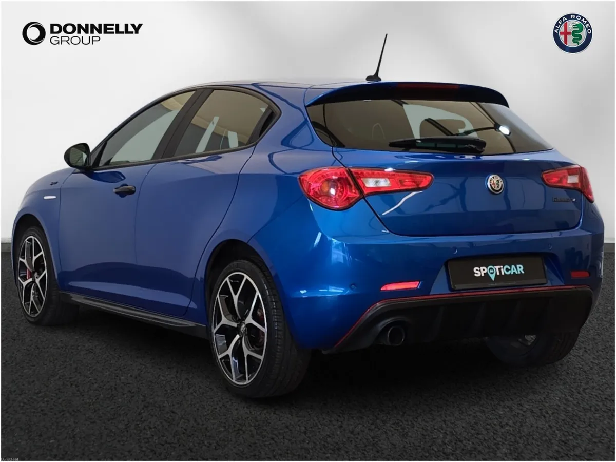 Alfa Romeo Giulietta Hatchback Sprint - Image 2