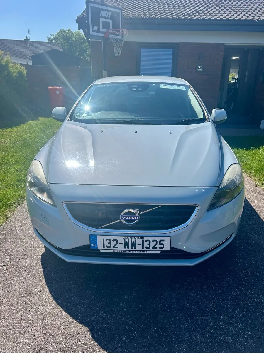 Volvo V40 T4 - R Design - Image 3