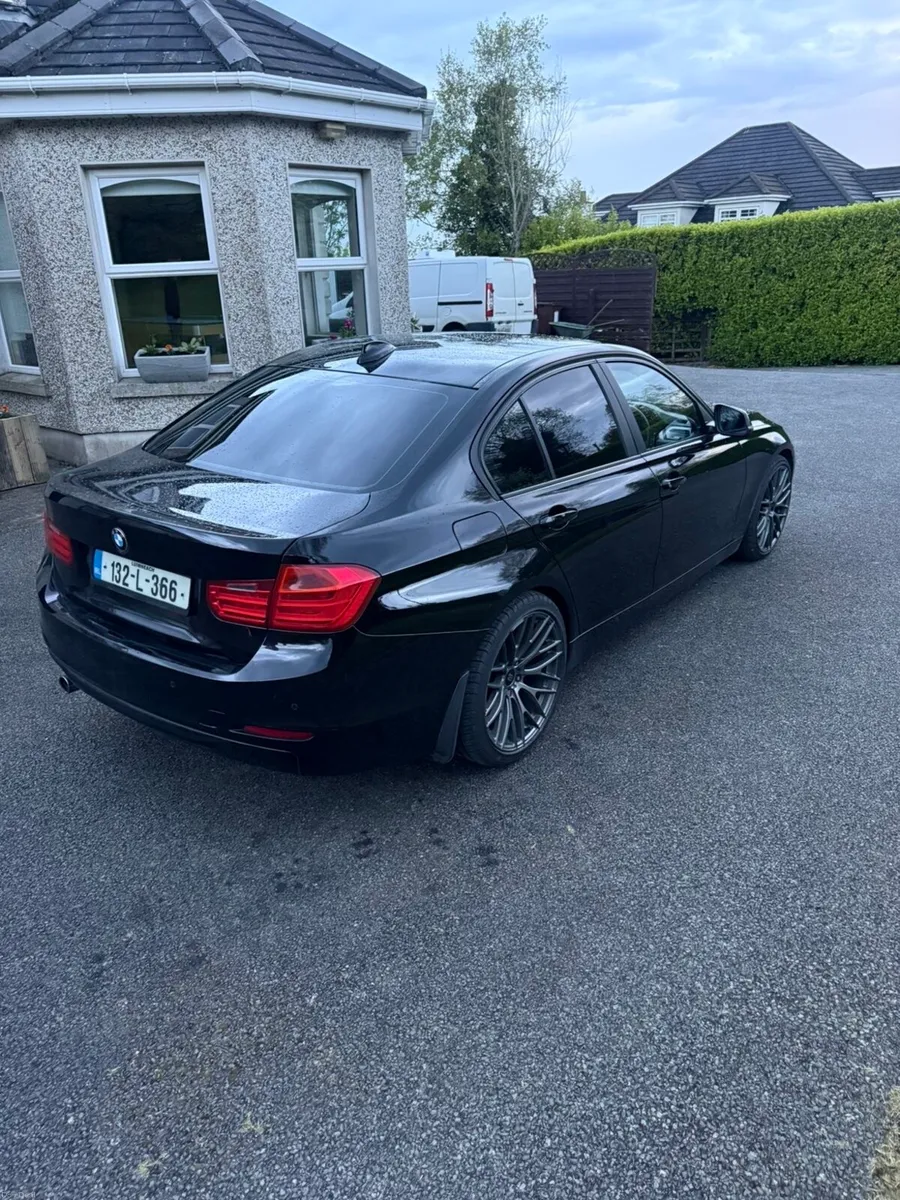 BMW 320d f30 luxury edition - Image 4