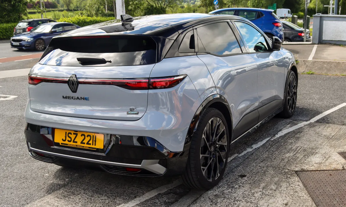 2025 Dec Renault Megane  Techno Esprit Alpine Elec - Image 4