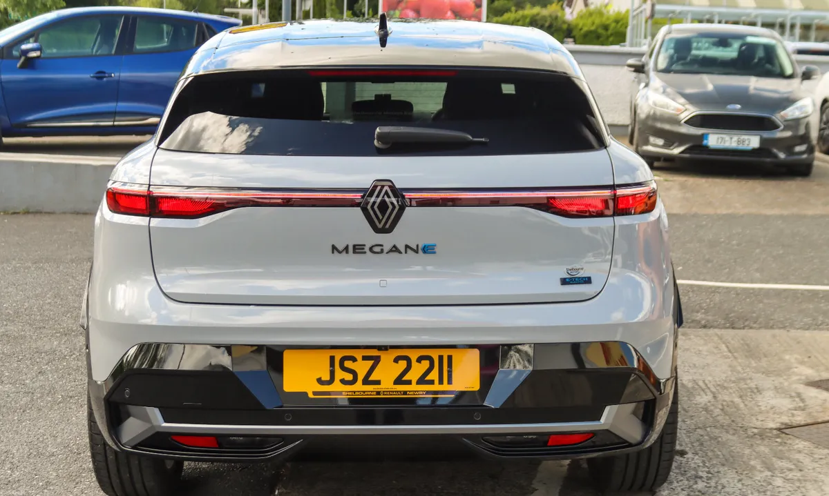 2025 Dec Renault Megane  Techno Esprit Alpine EV - Image 6