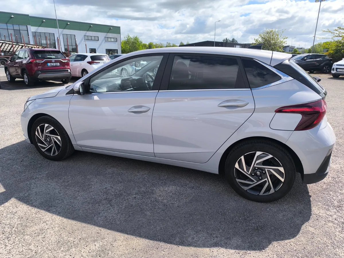 251 Hyundai i20 . Excellent value - Image 3