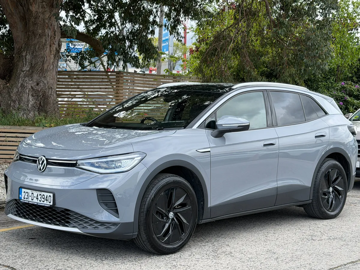 2023 Volkswagen ID.4 PURE. 52KWH. PAN ROOF - Image 2