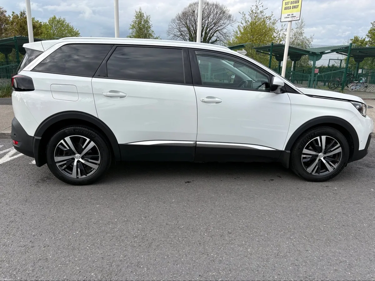 Peugeot 5008 2020 - Image 1