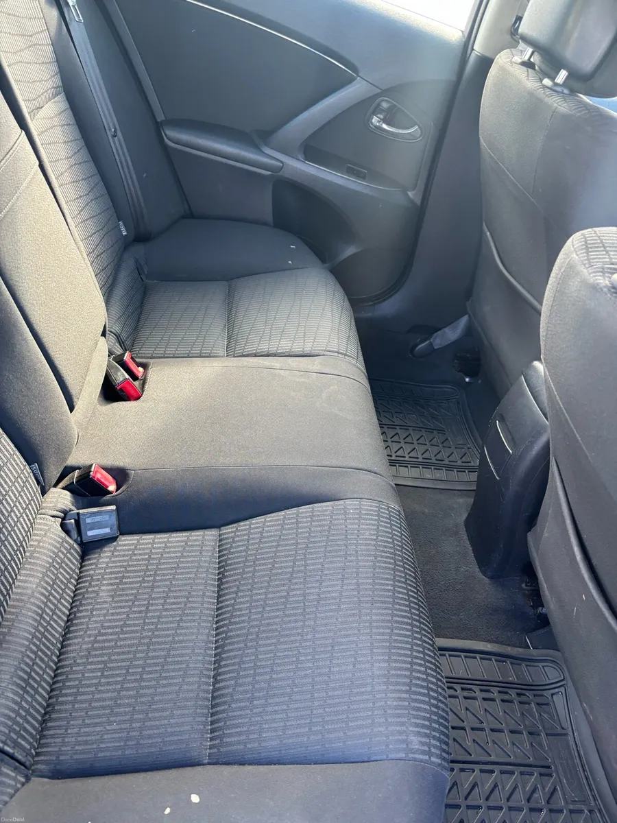 Toyota Avensis - Image 2