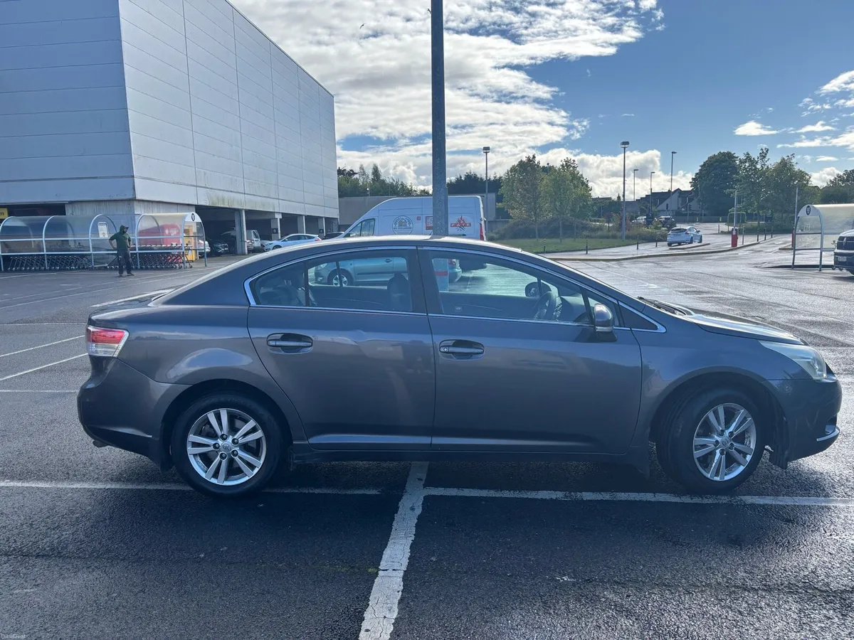 Toyota Avensis - Image 4