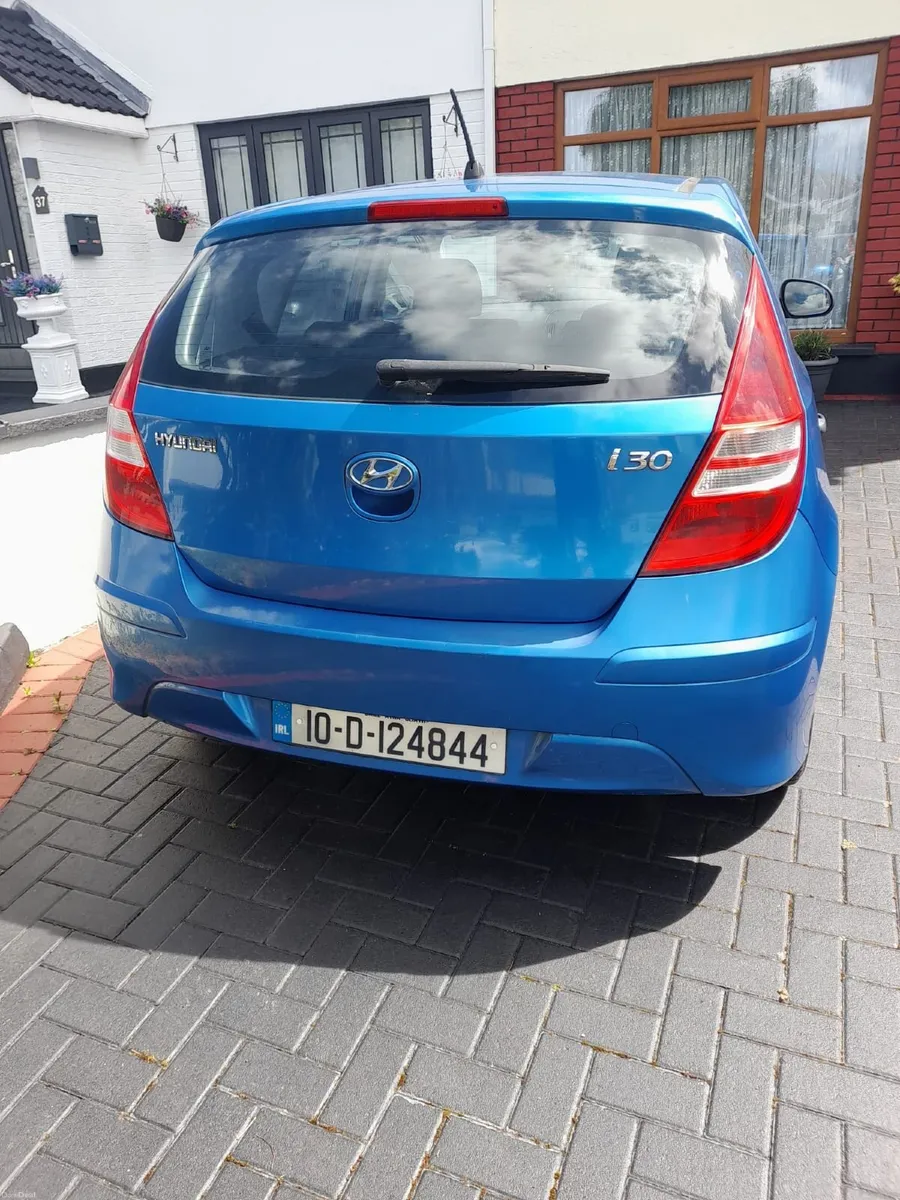 Hyundai i30 2010 - Image 2