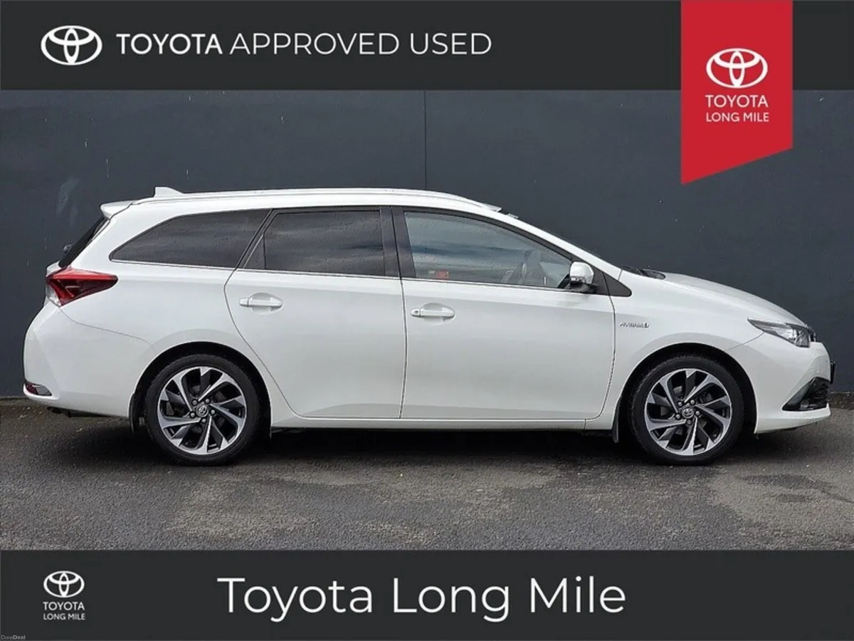 Toyota Auris 1.8 Hybrid Sol Touring Sport 5dr - Image 4
