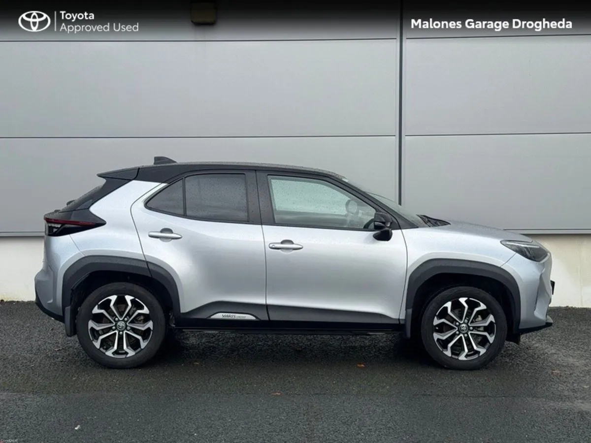 Toyota Yaris Cross 1.5 Hybrid Luna Sport Call Now - Image 3