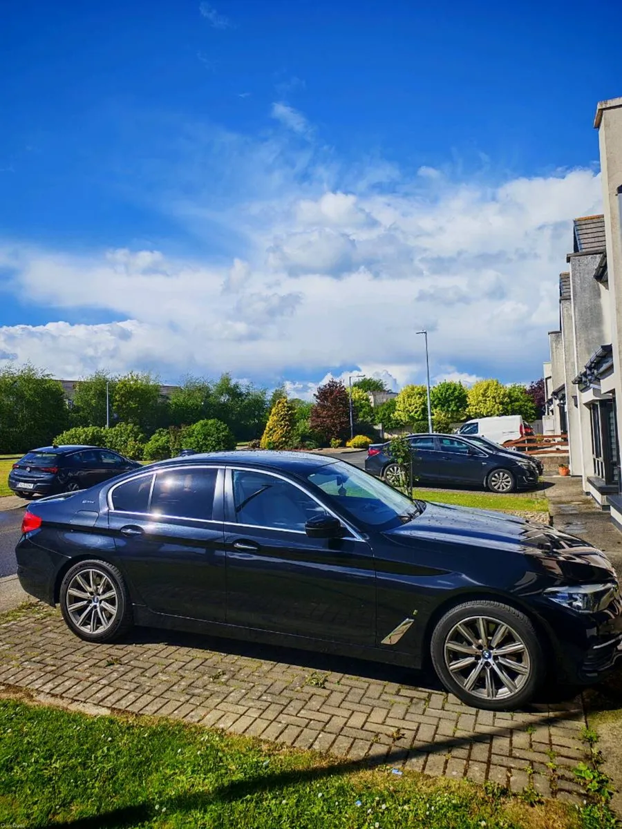BMW 530 e Plug-in Hybrid. 191,000 km - Image 2
