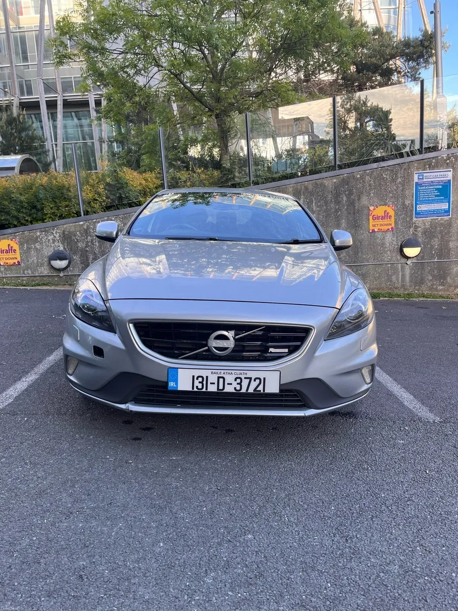 Volvo V40 R-Design/ NEW NCT 07/27 - Image 3