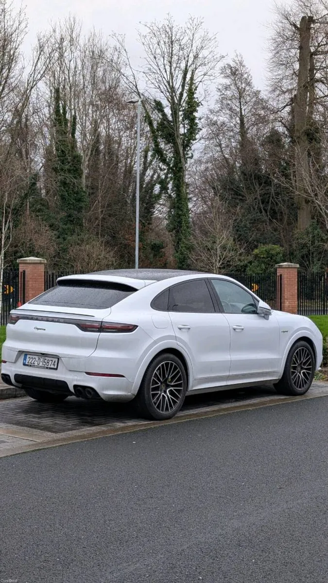 Porsche Cayenne 2022 Coupe e-hybrid - Image 2