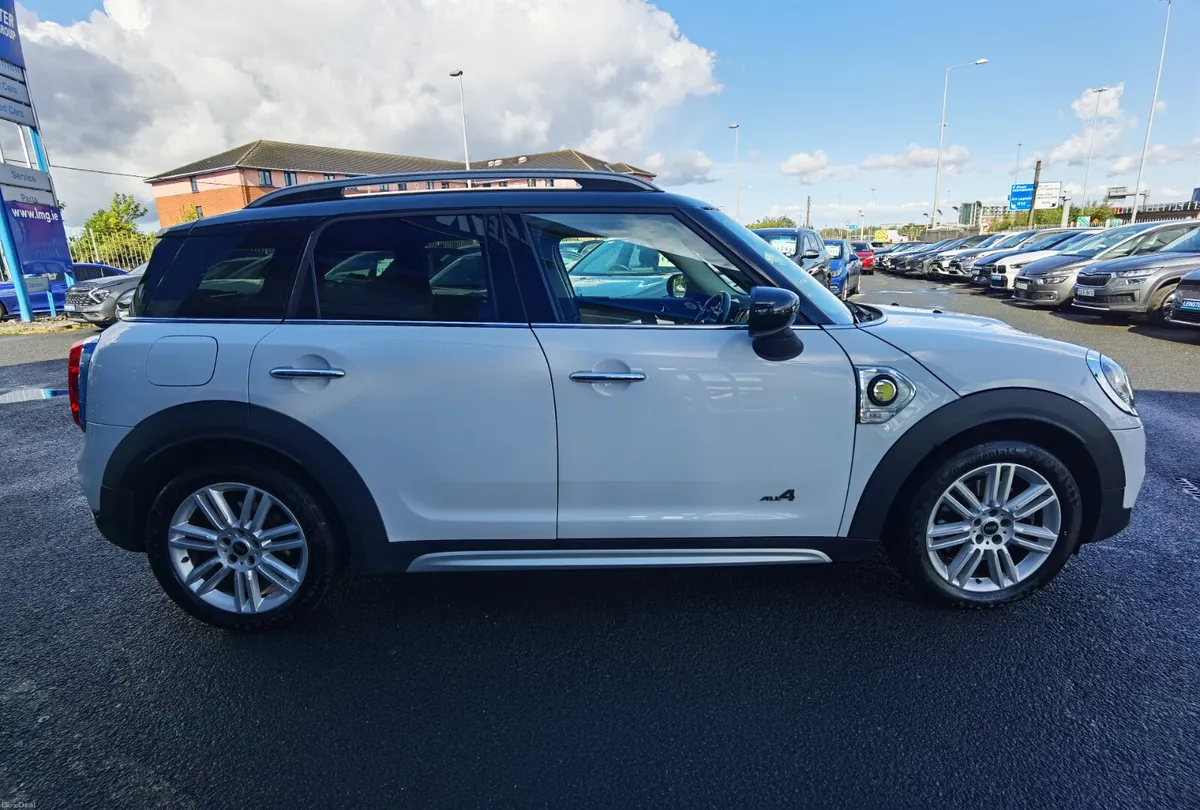MINI COUNTRYMAN 1.5 EXCLUSIVE ALL4 AUTOMATIC PHEV - Image 4