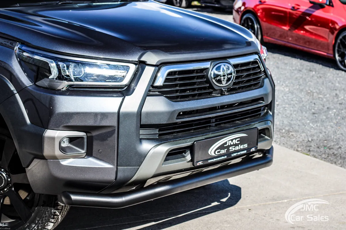 2026 TOYOTA HILUX INVINCIBLE X - Image 3