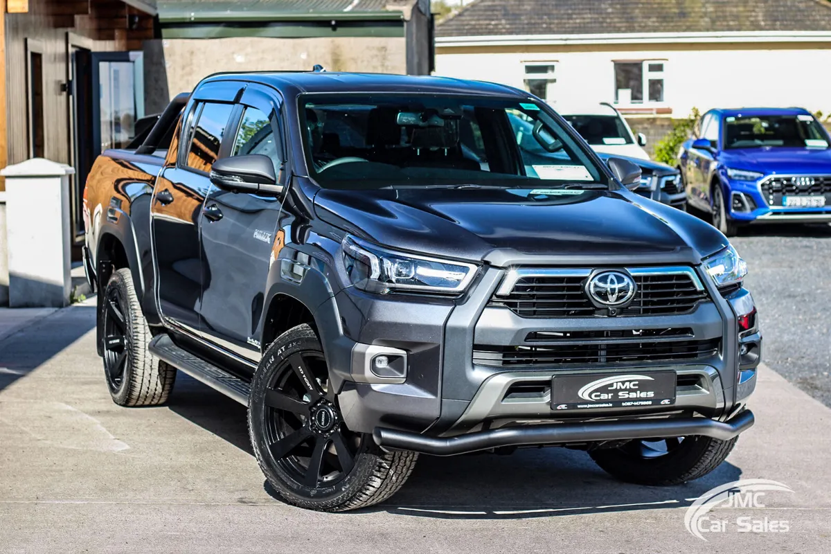 2026 TOYOTA HILUX INVINCIBLE X - Image 2
