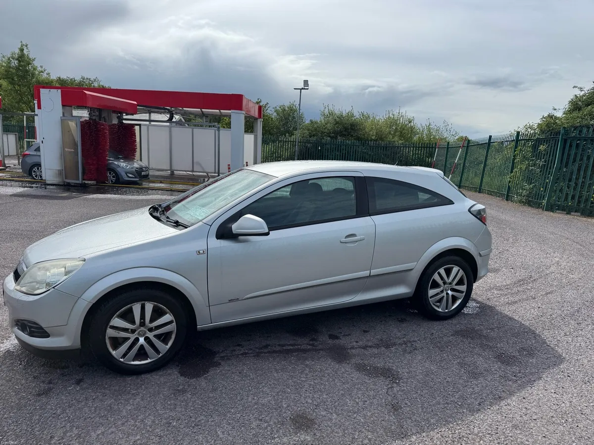 10 ASTRA NEW NCT ONLY 96k mls - Image 4