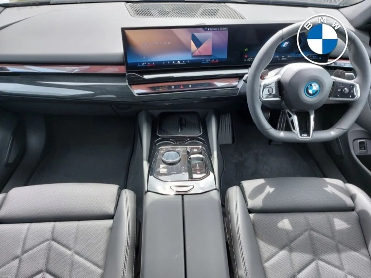 BMW 5-Series 530e M Sport - Image 4