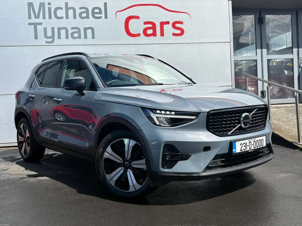 2023 Volvo XC40 T5 Ultimate PHEV, Sunroof, CarPlay - Image 1