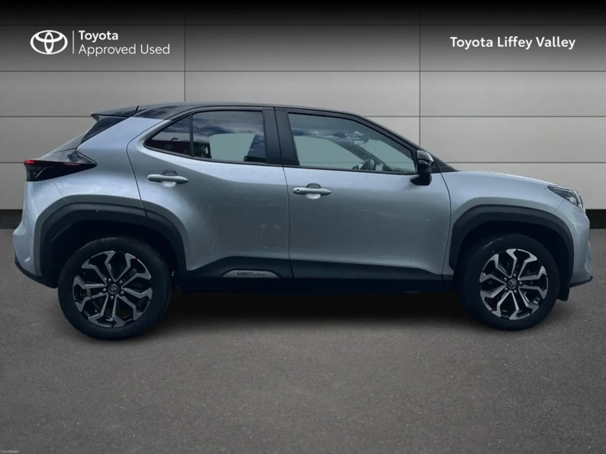 Toyota Yaris Cross YARIS CROSS LUNA SPORT HYBRID - Image 3