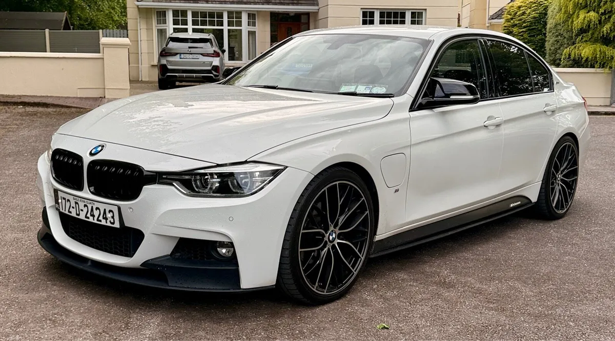 BMW 330e M Sport with Red interior !! - Image 3