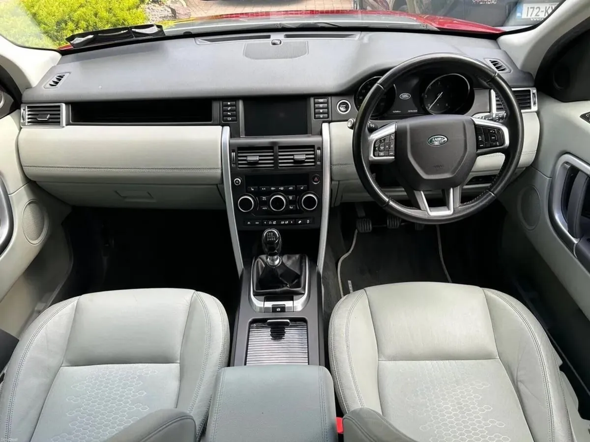 Land Rover Discovery Sport 2017 - Image 3